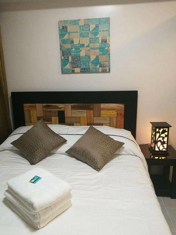 Aaa Condominium Тагайтай Экстерьер фото